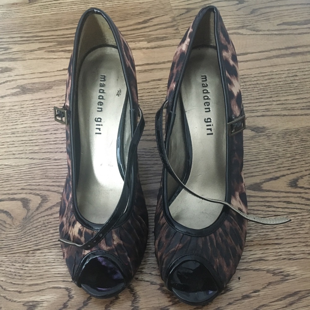 Cheetah print jeep toe ankle strap heels